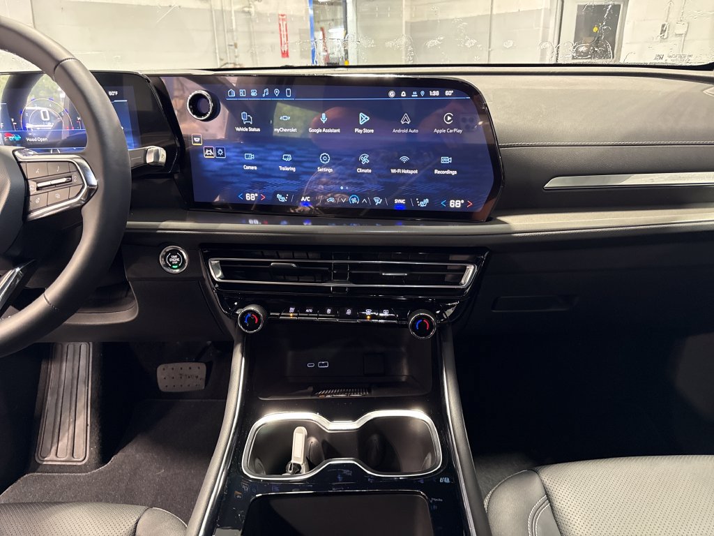 New 2027 Chevrolet Traverse LT w/ Driver Confidence Package FWD image 9