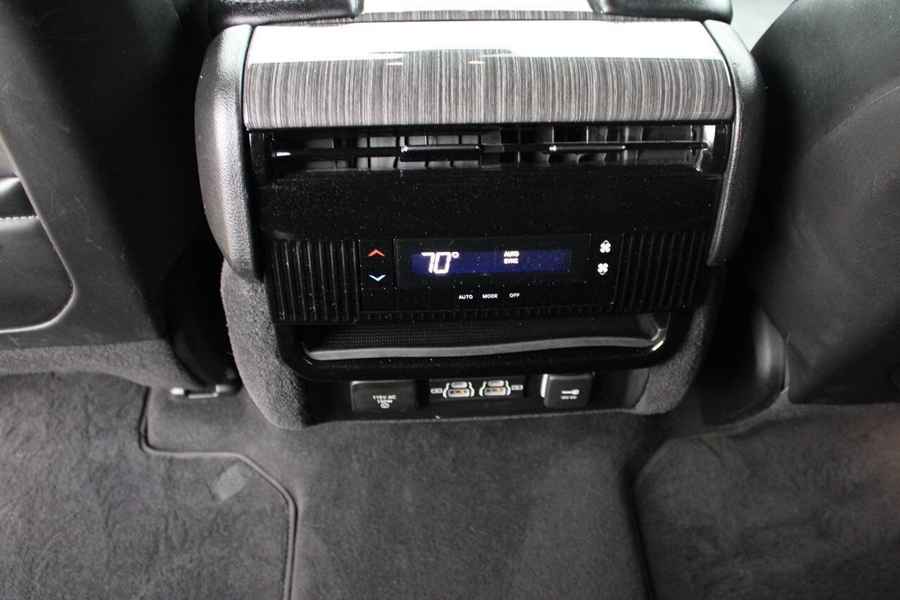 Used 2022 Jeep Wagoneer Series II AWD/4WD image 13