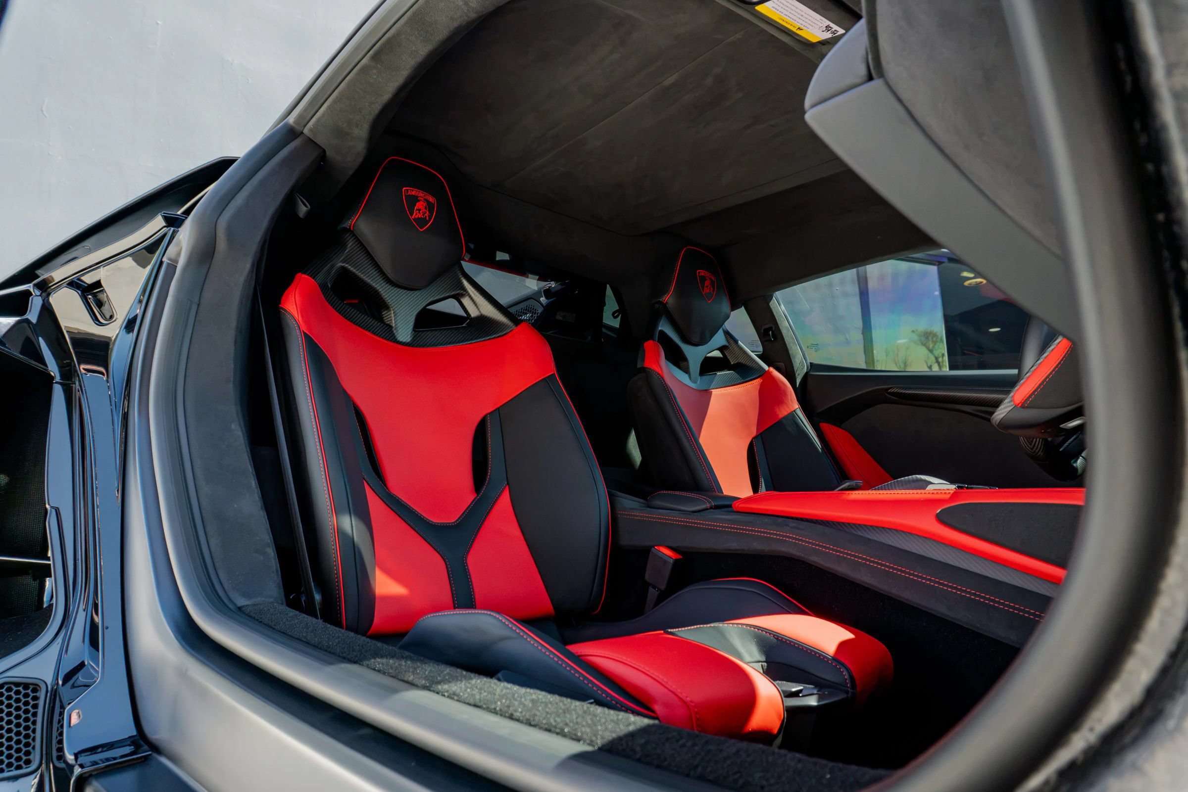 Used 2025 Lamborghini Revuelto AWD/4WD image 57