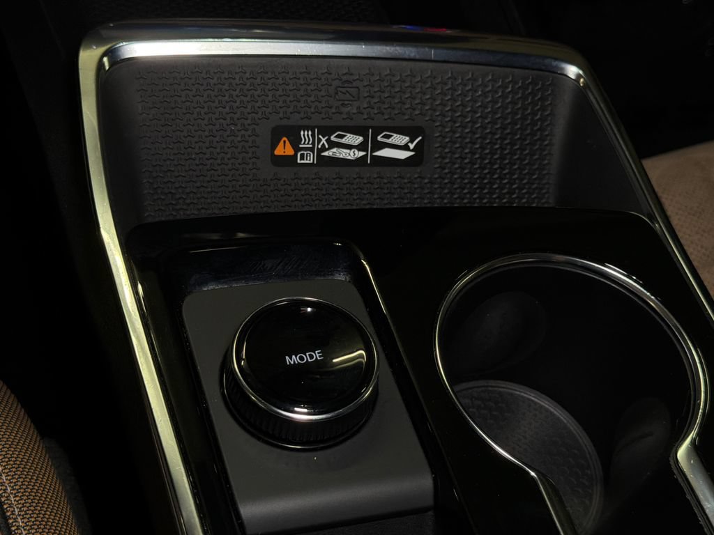 Used 2025 Chevrolet Equinox ACTIV FWD image 34