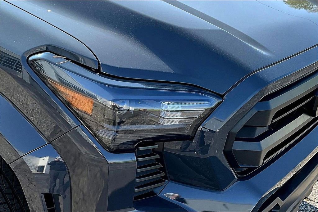 Used 2024 Toyota Tacoma SR5 AWD/4WD image 30