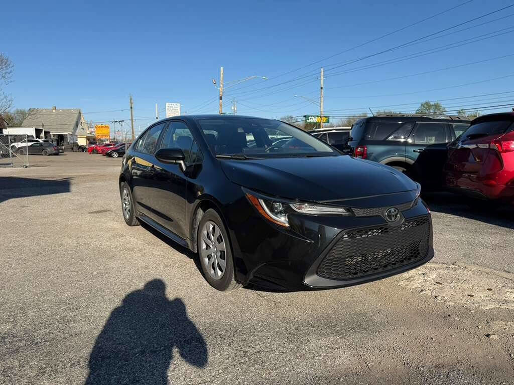 Used 2022 Toyota Corolla LE FWD image 3