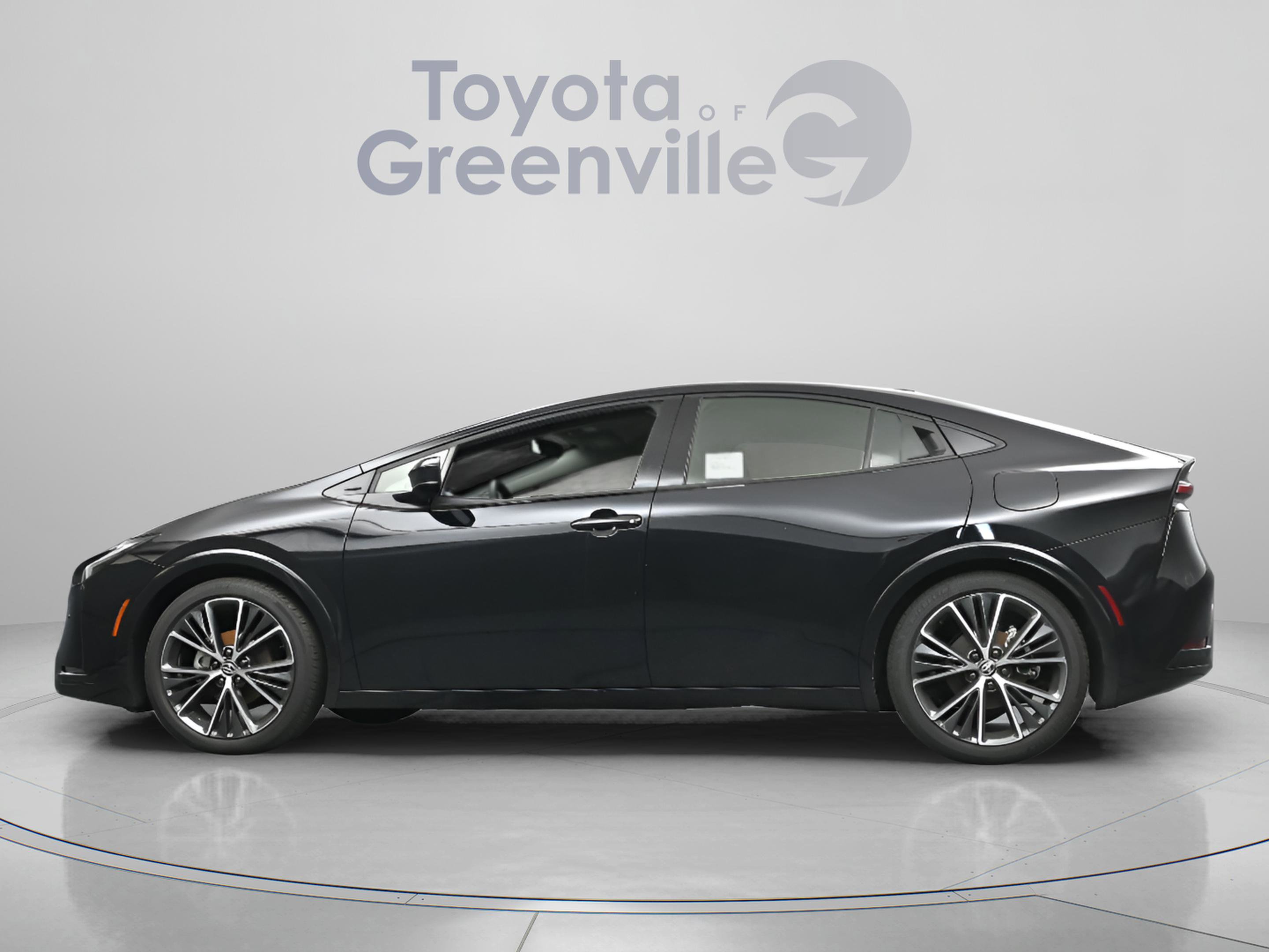 Used 2025 Toyota Prius XLE FWD image 7
