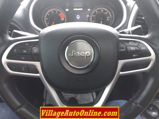 Used 2017 Jeep Cherokee Overland AWD/4WD image 34