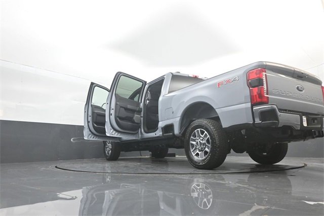 New 2026 Ford F250 Lariat w/ FX4 Off-Road Package image 35