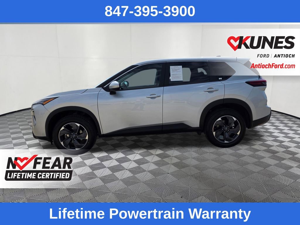 Used 2025 Nissan Rogue SV image 4