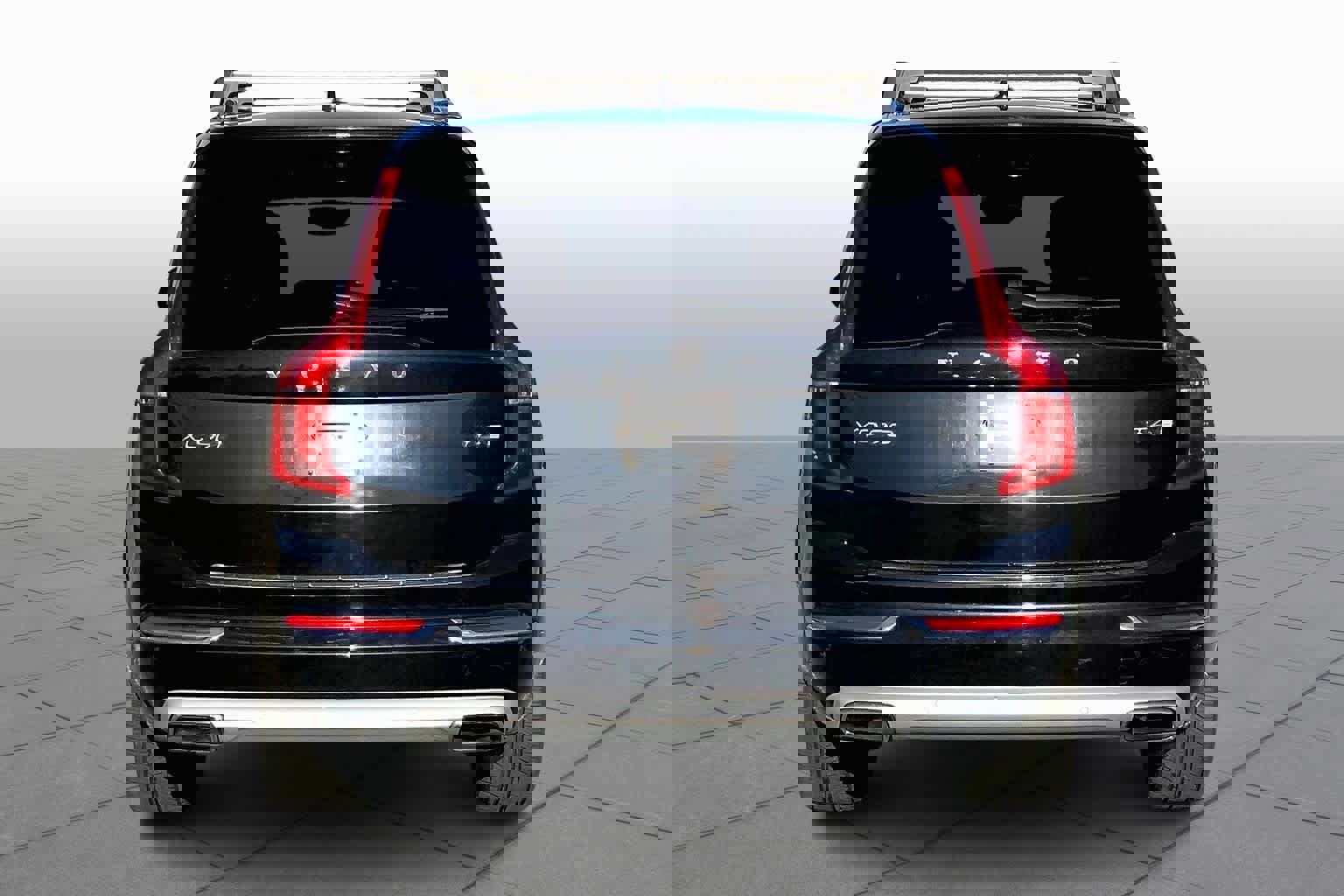 Used 2017 Volvo XC90 T6 Inscription w/ Vision Package image 4