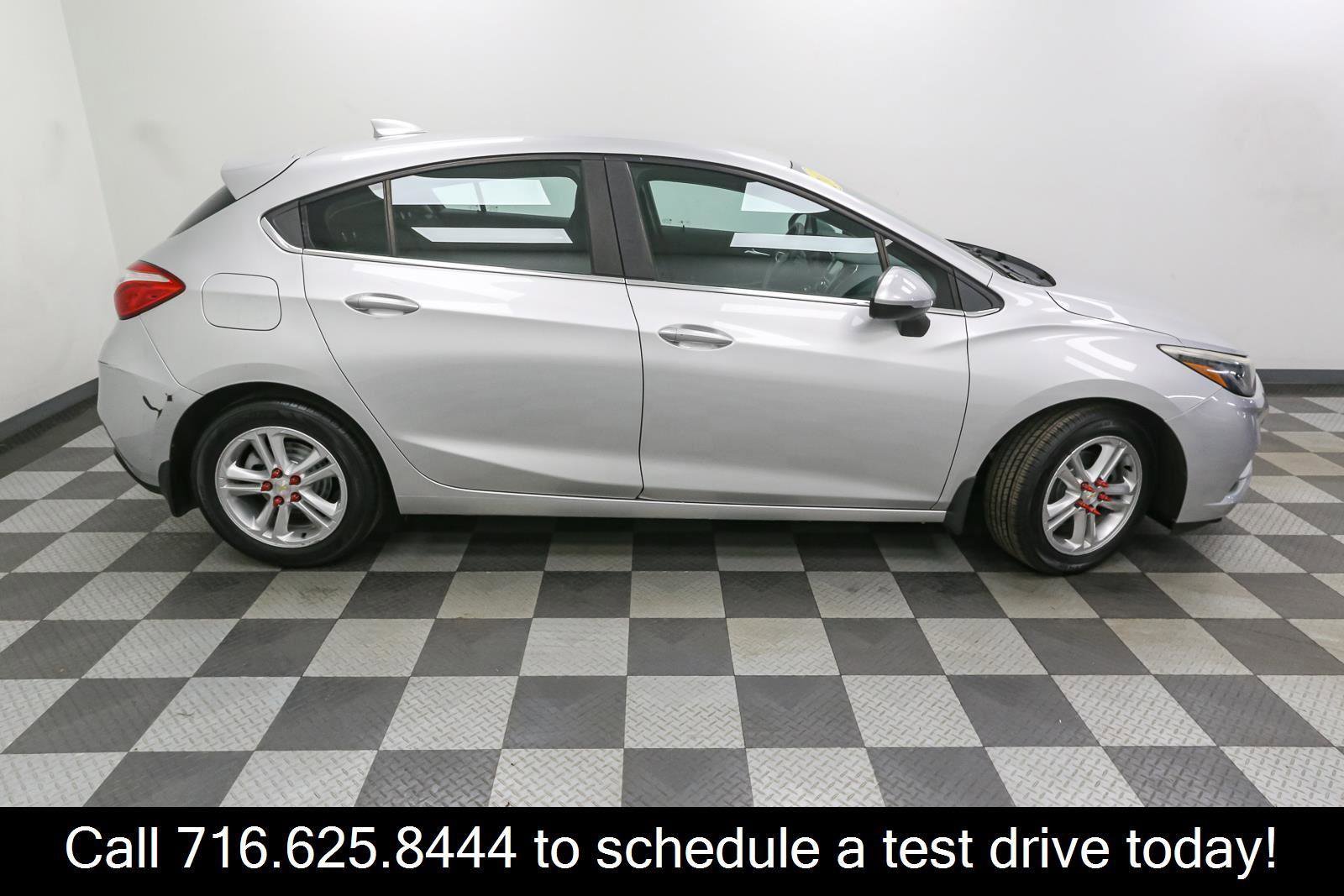 Used 2017 Chevrolet Cruze LT FWD image 7