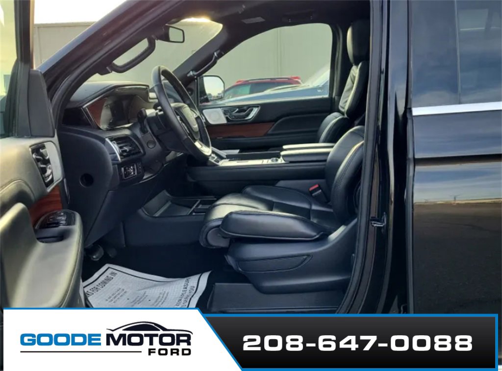 Used 2023 Lincoln Navigator Reserve image 9