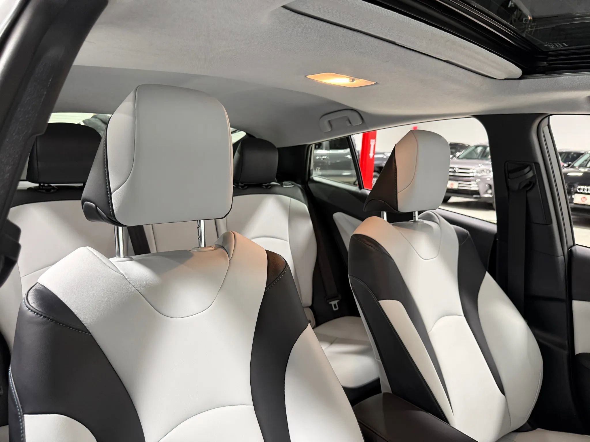 Used 2017 Toyota Prius Four w/ Premium Convenience Package image 45