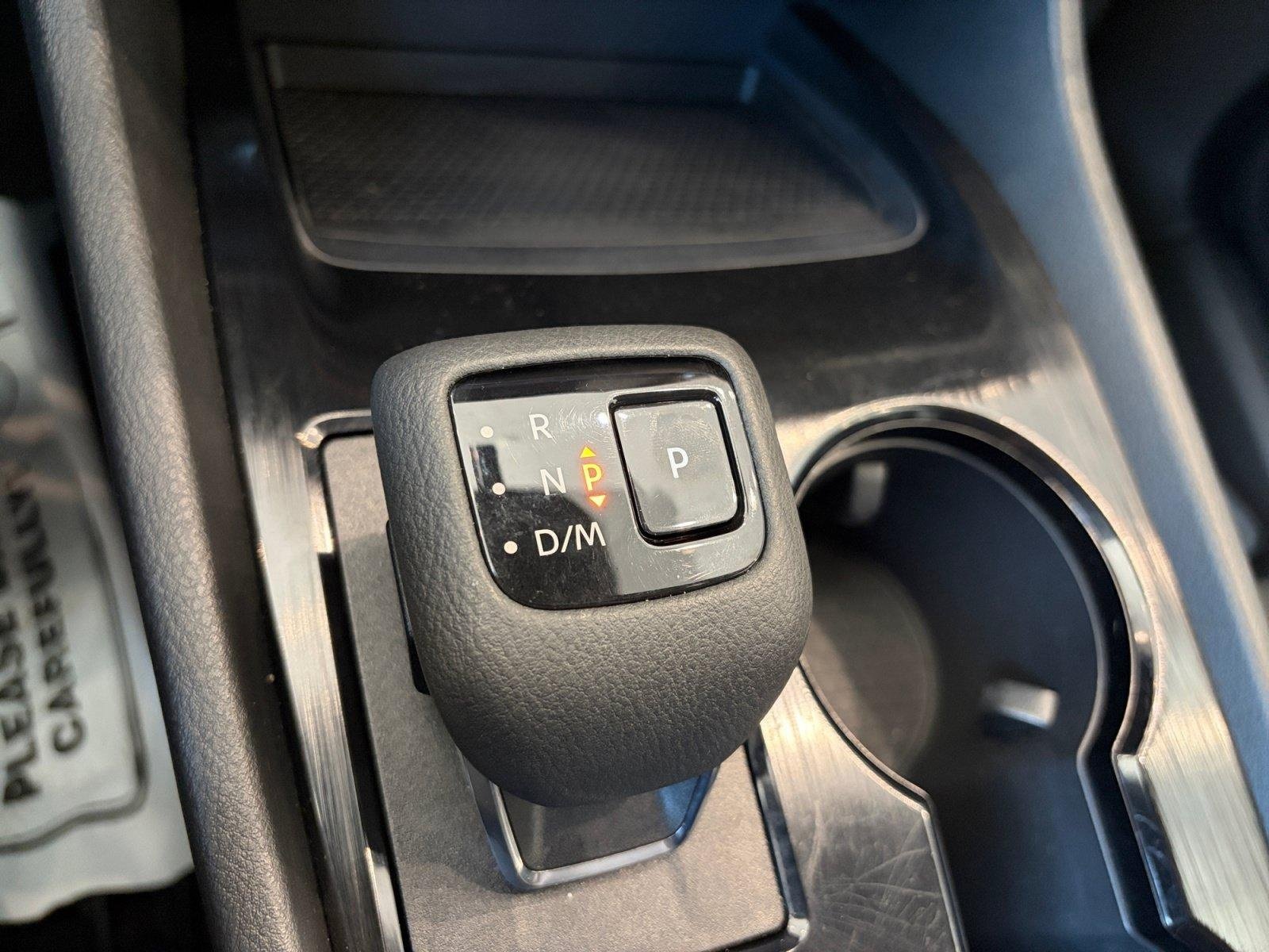 Used 2023 Nissan Rogue S FWD image 16