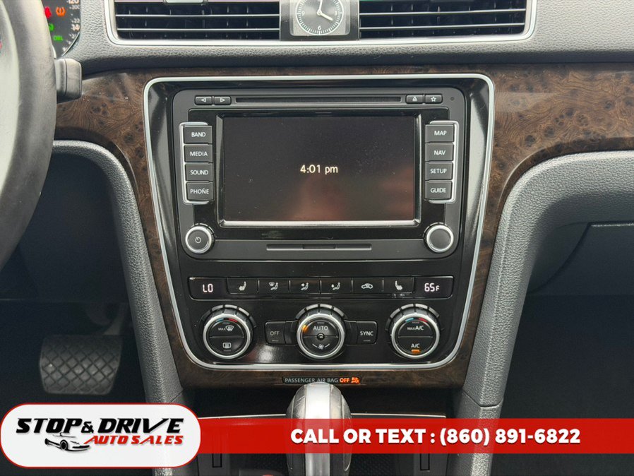 Used 2015 Volkswagen Passat 1.8T SEL Premium FWD image 11