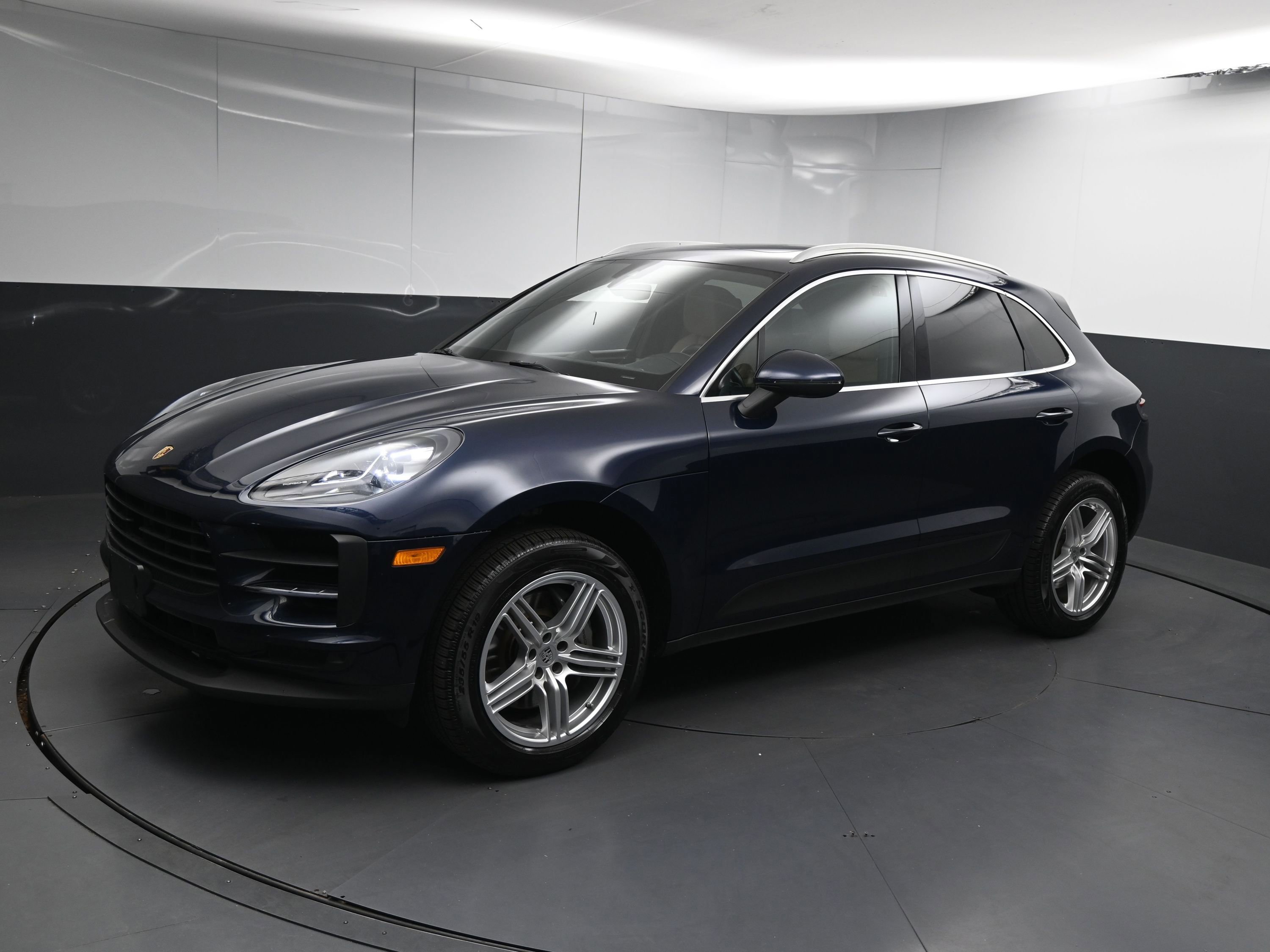 Certified 2020 Porsche Macan S image 1