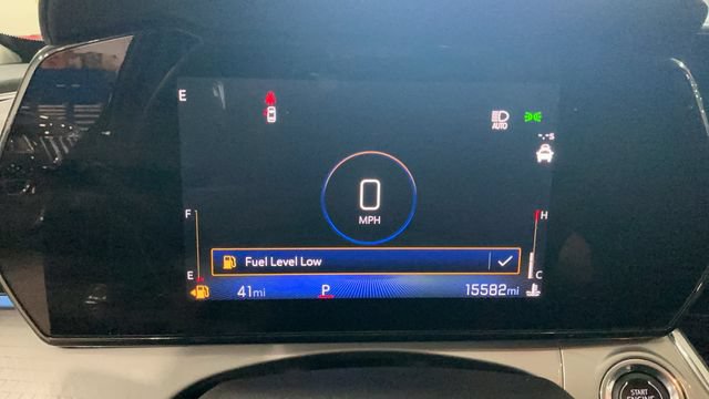 Used 2025 Chevrolet Trax LT w/ LT Convenience Package FWD image 21