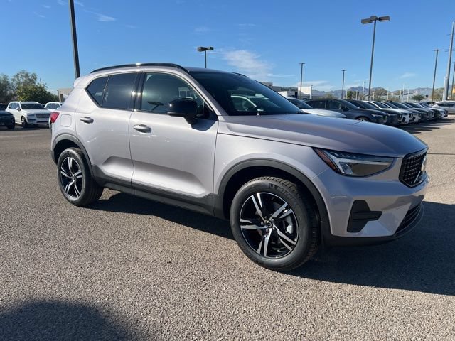 New 2026 Volvo XC40 B4 Core FWD image 1