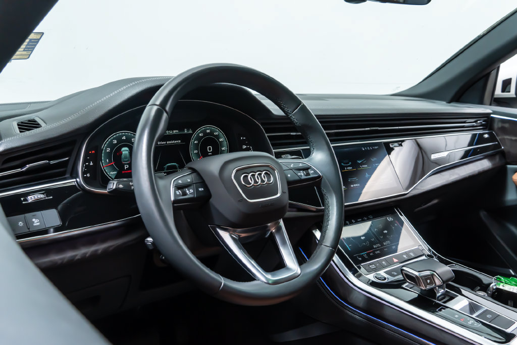 Used 2023 Audi Q8 Premium Plus w/ Premium Plus Package AWD/4WD image 4