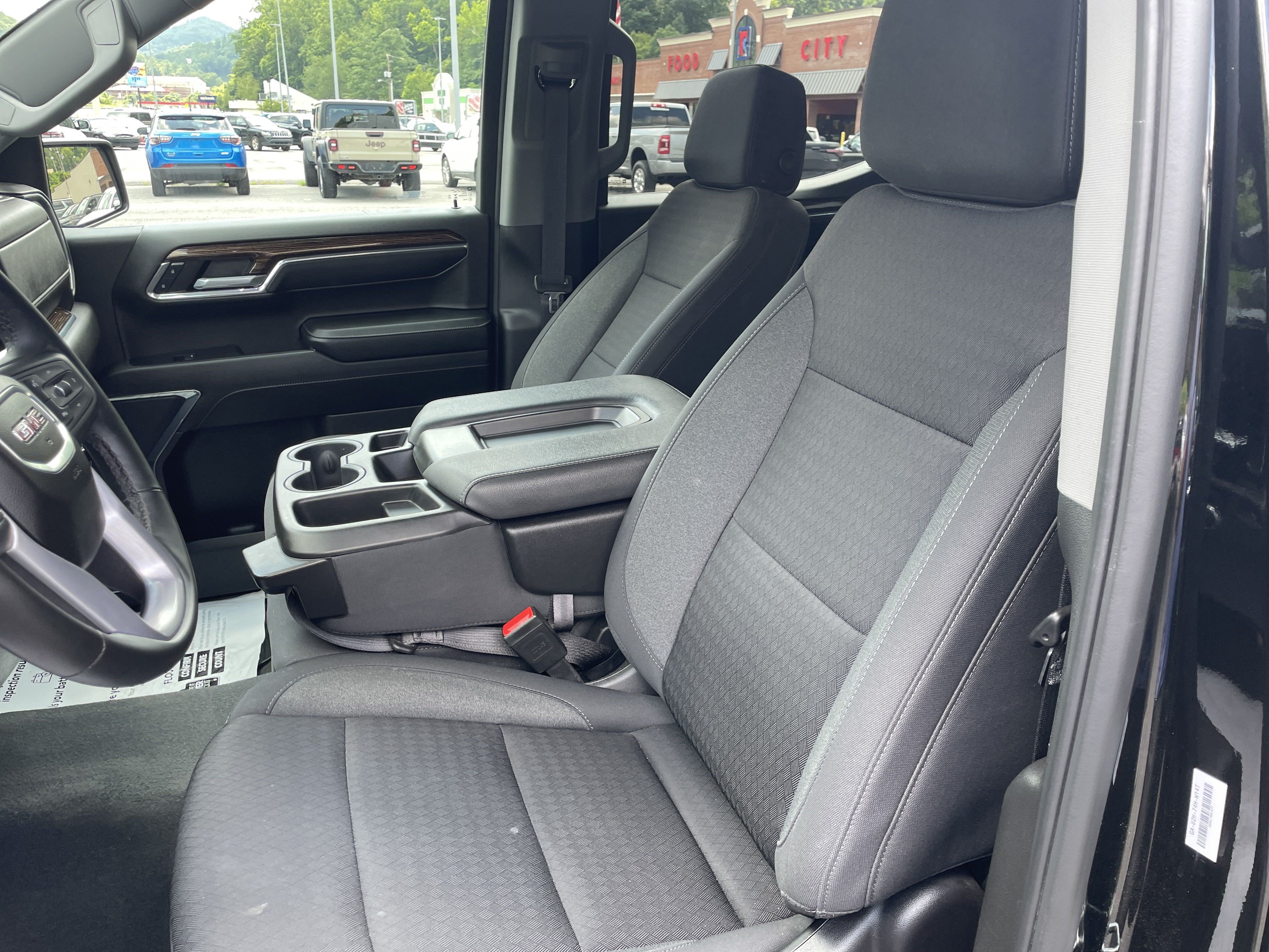 Used 2024 GMC Sierra 1500 SLE AWD/4WD image 12