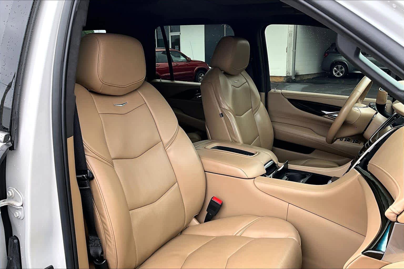 Used 2020 Cadillac Escalade Platinum RWD image 8