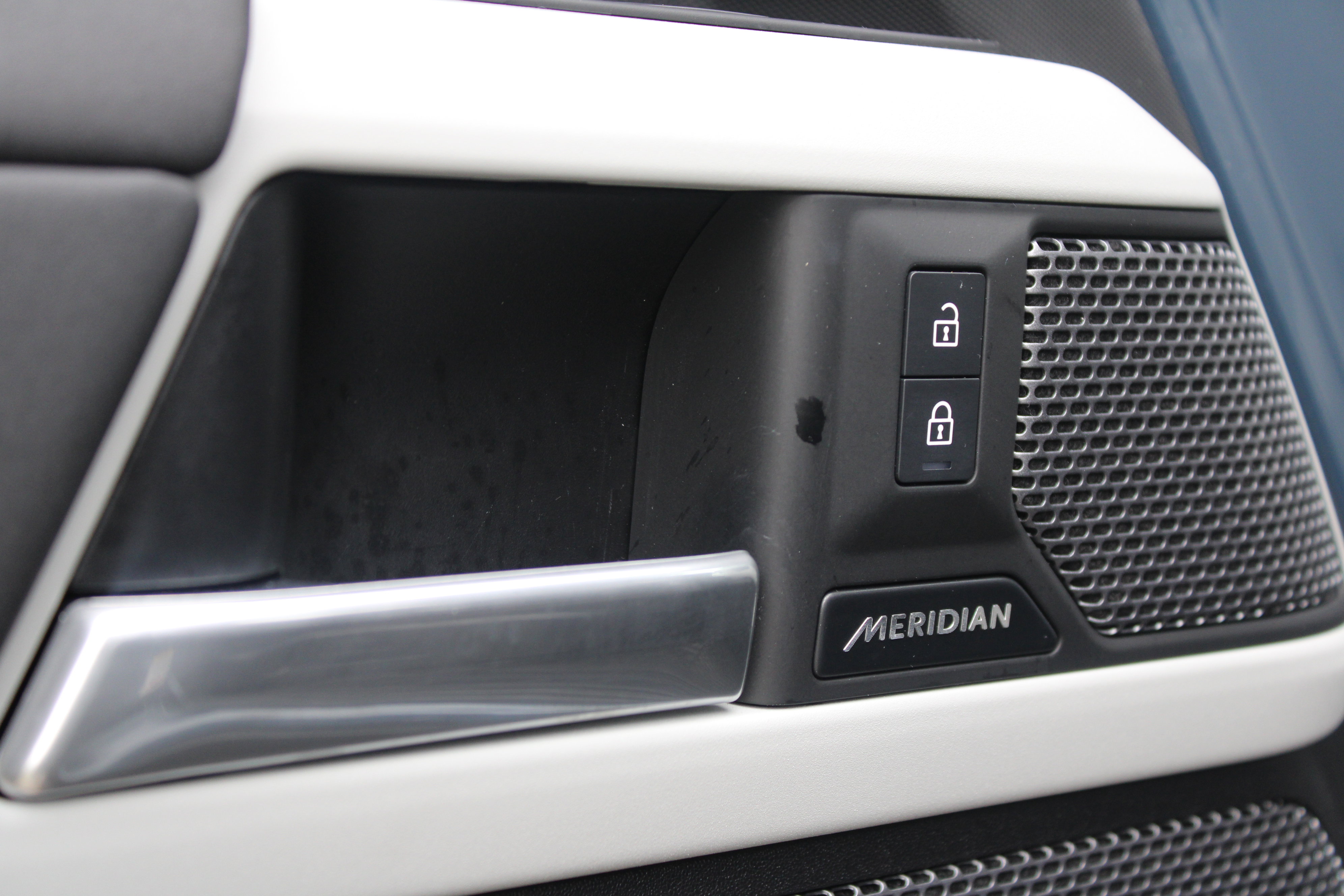 Used 2024 Land Rover Defender 110 S image 15