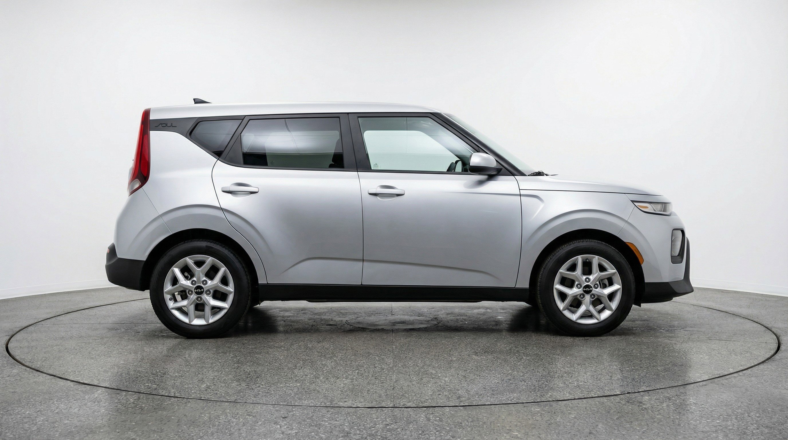 Used 2025 Kia Soul LX w/ LX Technology Package image 11