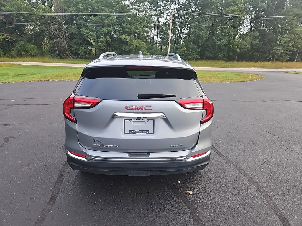 Used 2024 GMC Terrain SLT image 6