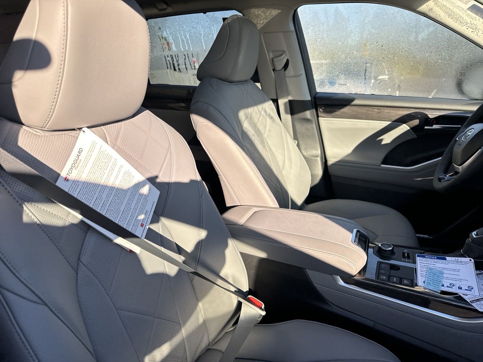 New 2025 Toyota Highlander Platinum AWD/4WD image 39