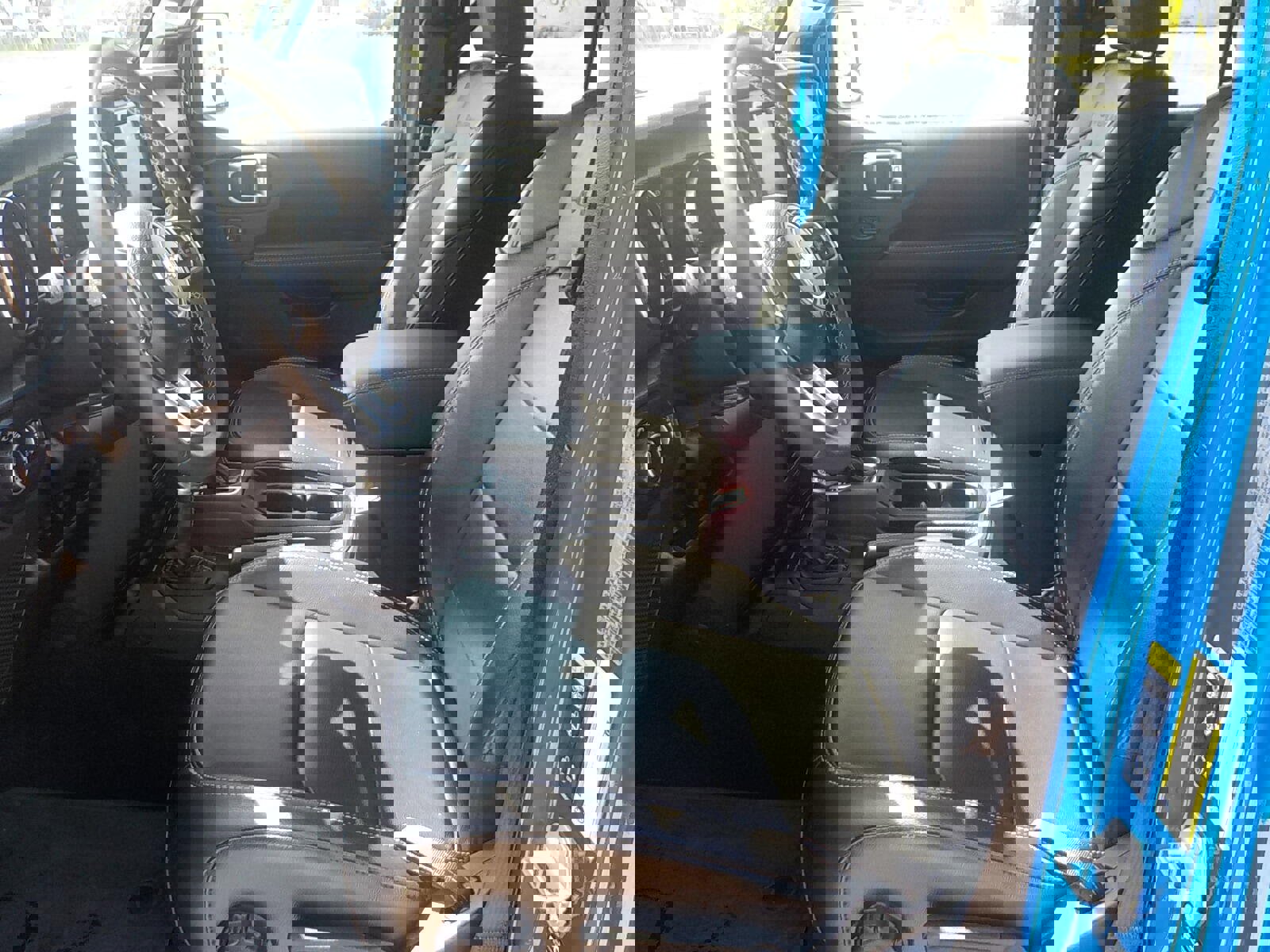 Used 2023 Jeep Gladiator Overland w/ Popular Equipment Package AWD/4WD image 17