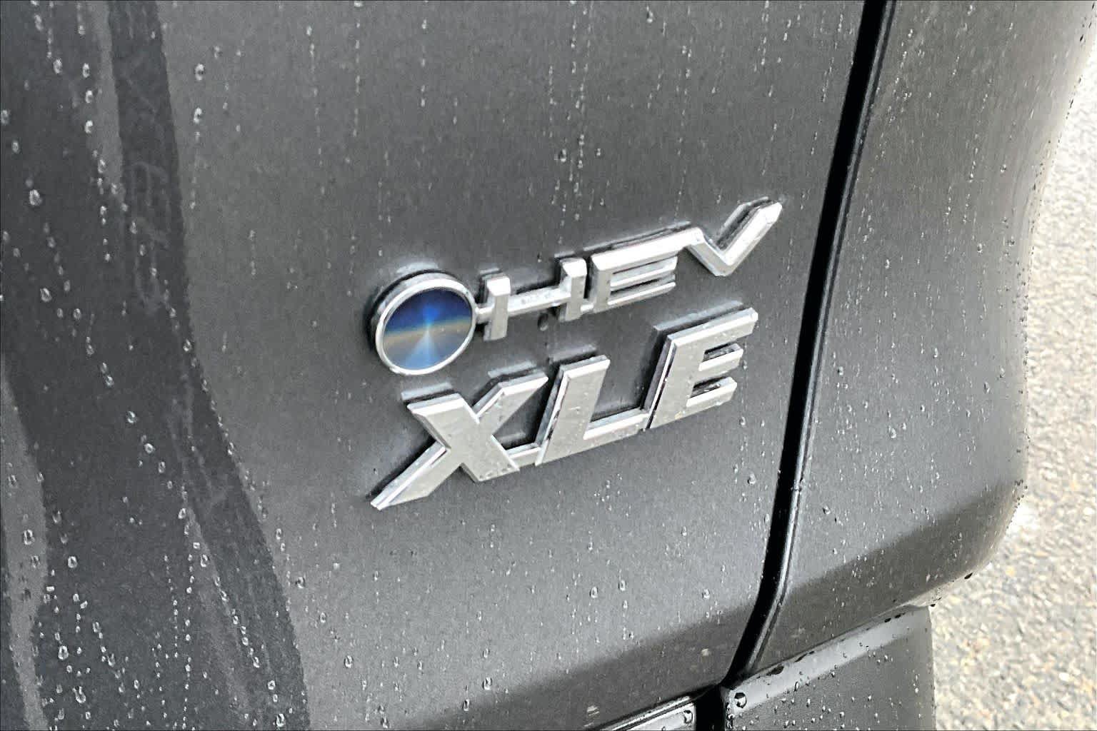 Certified 2025 Toyota RAV4 XLE AWD/4WD image 9