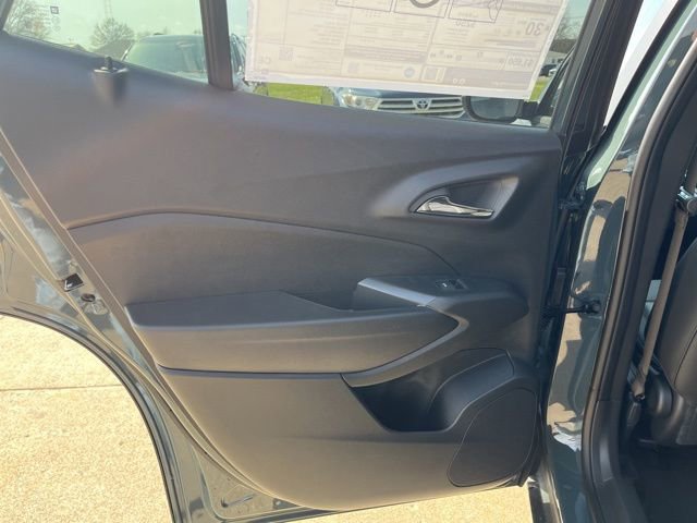 New 2026 Chevrolet Trax LT w/ Sunroof Package FWD image 23