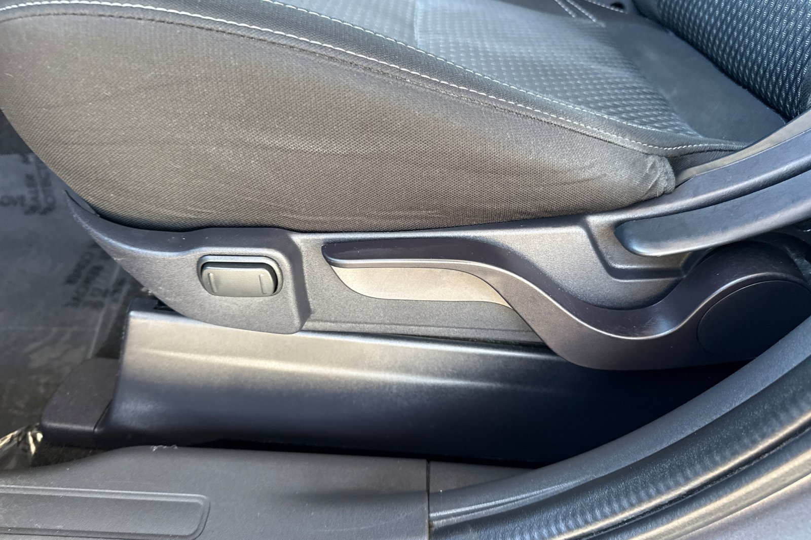 Used 2020 Mitsubishi Outlander ES FWD image 19