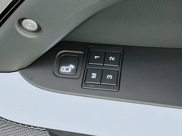 Used 2021 Land Rover Defender 110 SE AWD/4WD image 26
