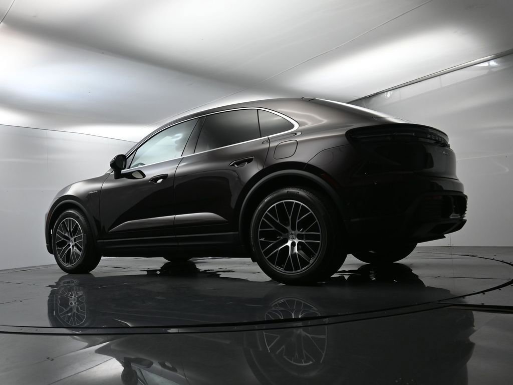 Certified 2025 Porsche Macan 4 Electric image 48