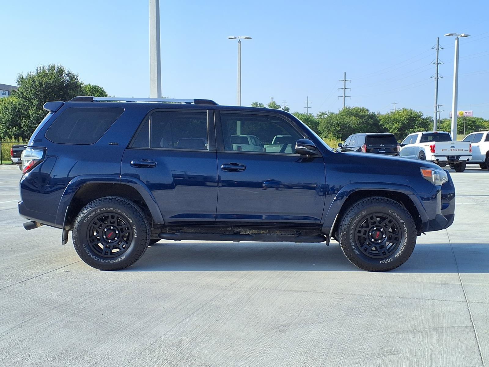 Used 2022 Toyota 4Runner SR5 Premium w/ Moonroof Package RWD image 10