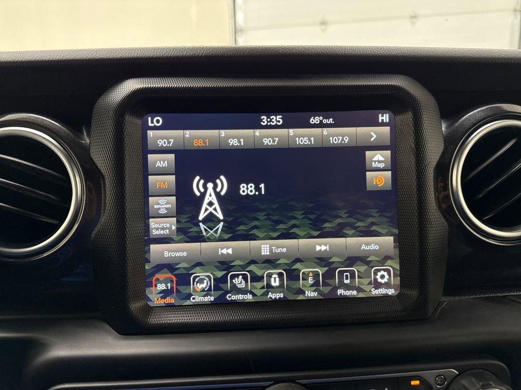 Used 2020 Jeep Wrangler Unlimited Sahara AWD/4WD image 20