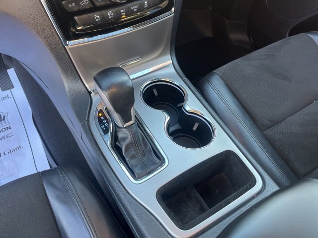 Used 2020 Jeep Grand Cherokee Altitude image 25