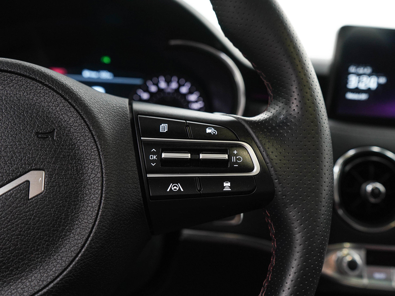 Used 2023 Kia Stinger GT2 AWD/4WD image 28