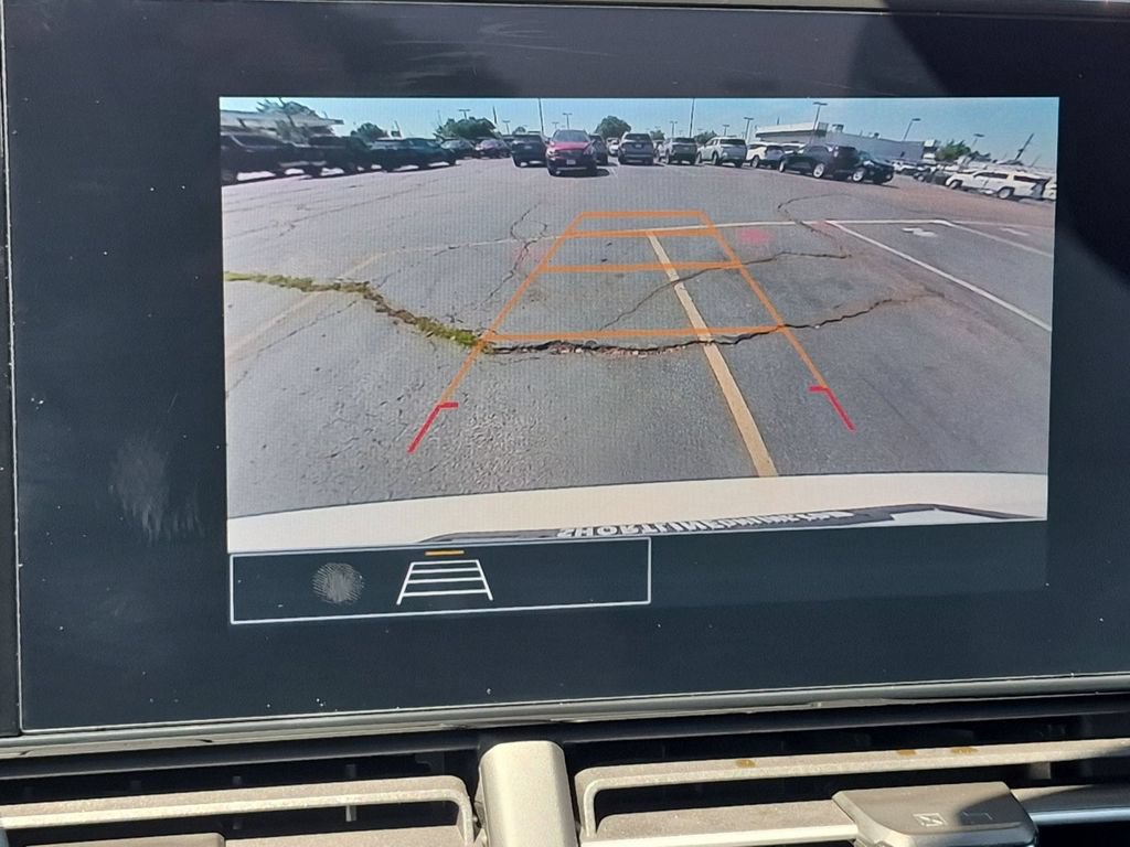 Used 2026 Chevrolet Trax LS FWD image 24