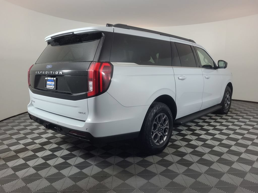 Used 2025 Ford Expedition Max Active AWD/4WD image 3