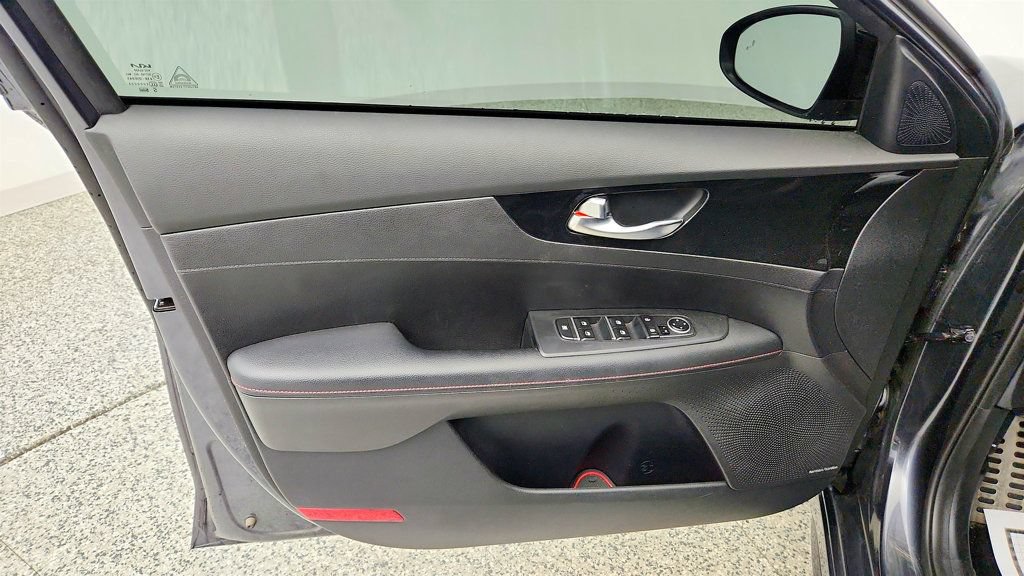 Used 2022 Kia Forte GT FWD image 11