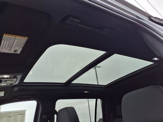 New 2026 Chevrolet Suburban Z71 w/ Sun And Tow Package AWD/4WD image 18