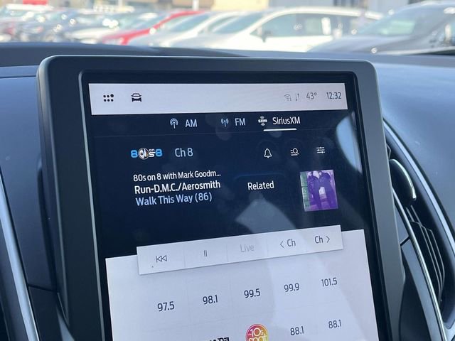 Used 2024 Ford Edge SEL image 29