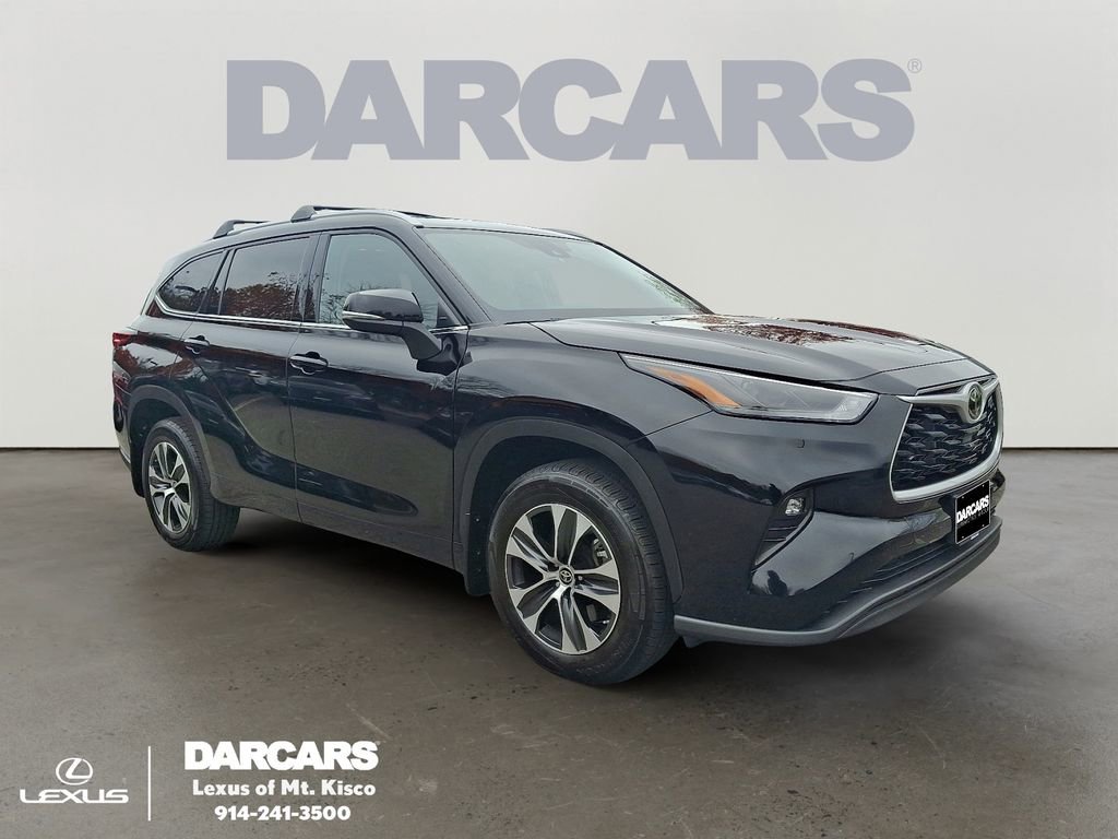 Used 2022 Toyota Highlander XLE