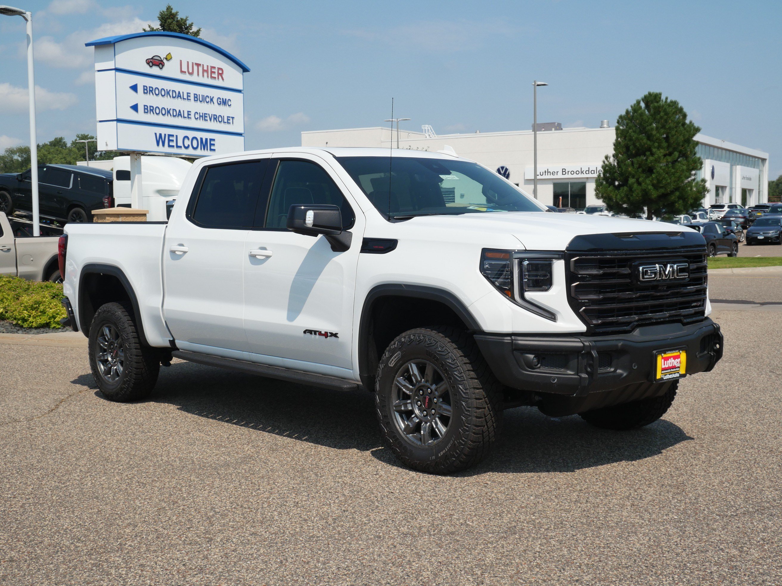 Used 2026 GMC Sierra 1500 AT4X w/ LPO, Black Badging Package