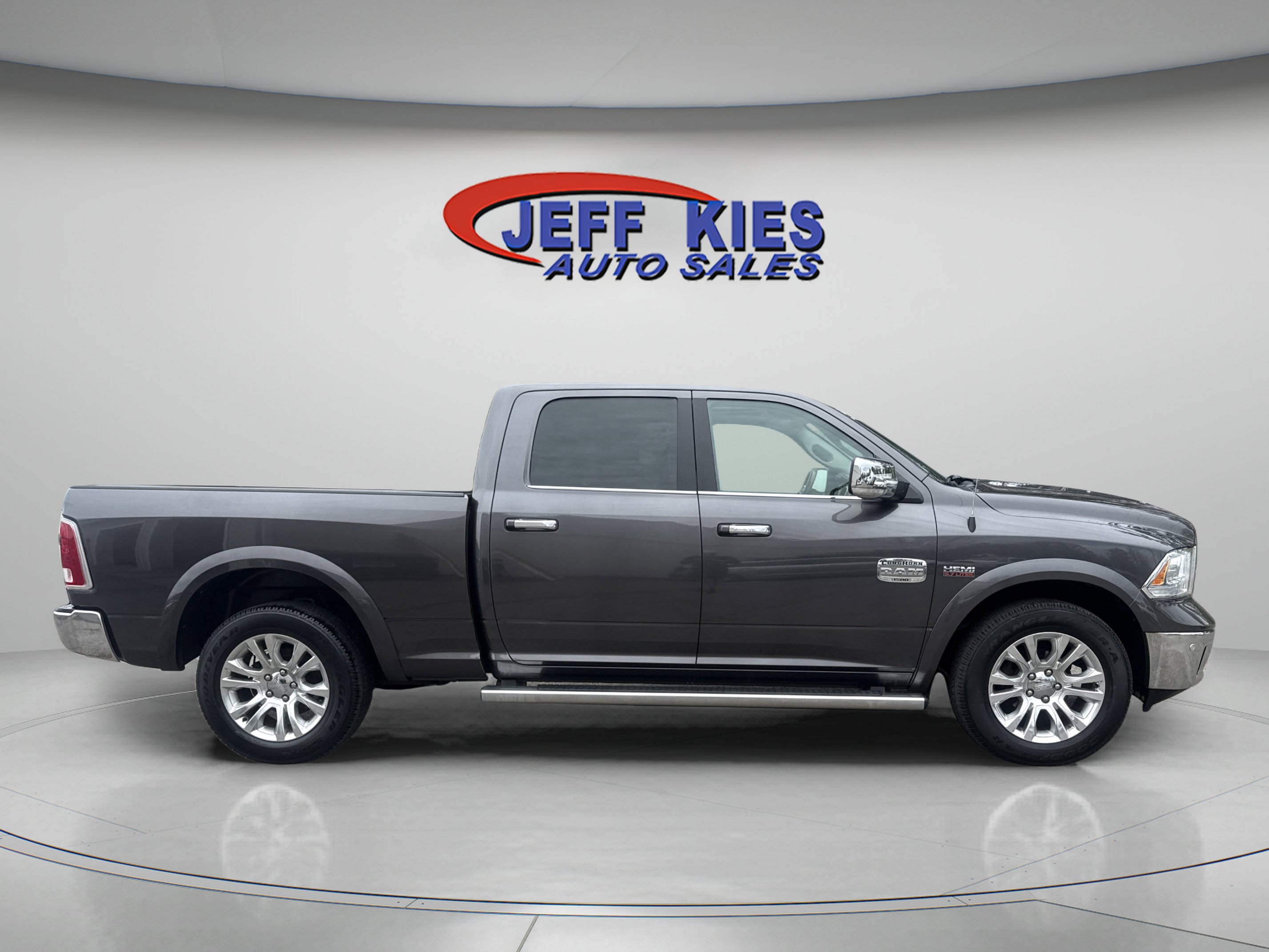 Used 2017 RAM 1500 Laramie Longhorn AWD/4WD image 4