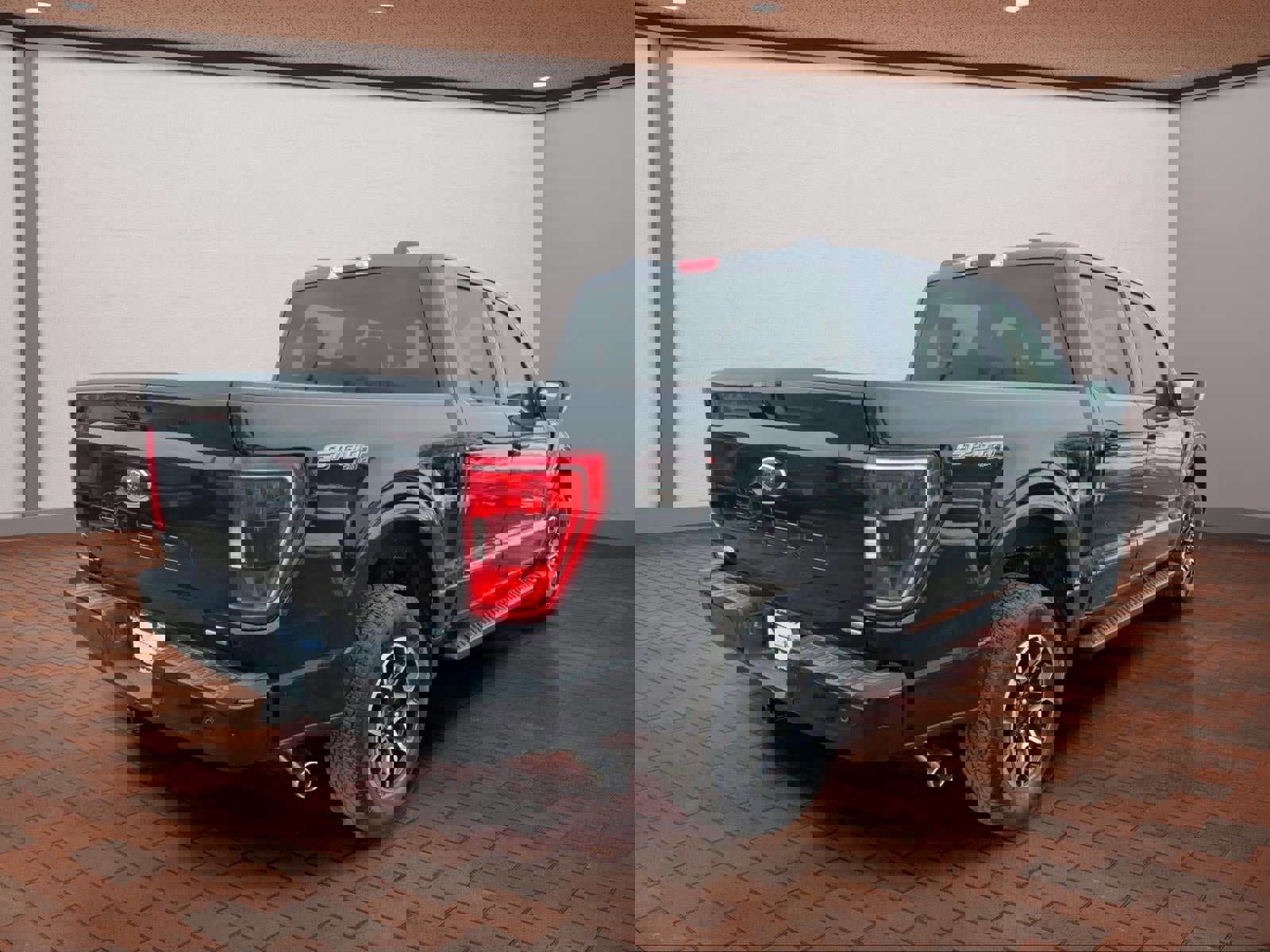 Used 2023 Ford F150 XLT w/ Equipment Group 302A High image 8