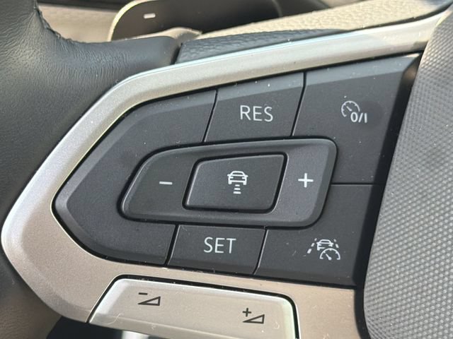 Certified 2026 Volkswagen Atlas SEL Premium R-Line AWD/4WD image 26