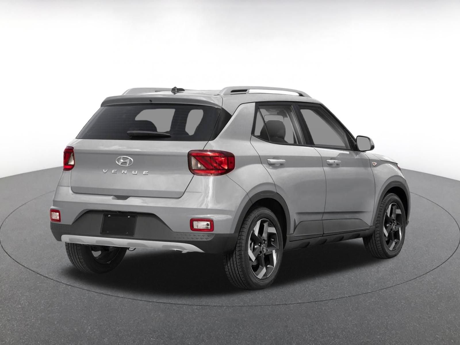 Used 2026 Hyundai Venue SEL FWD image 2