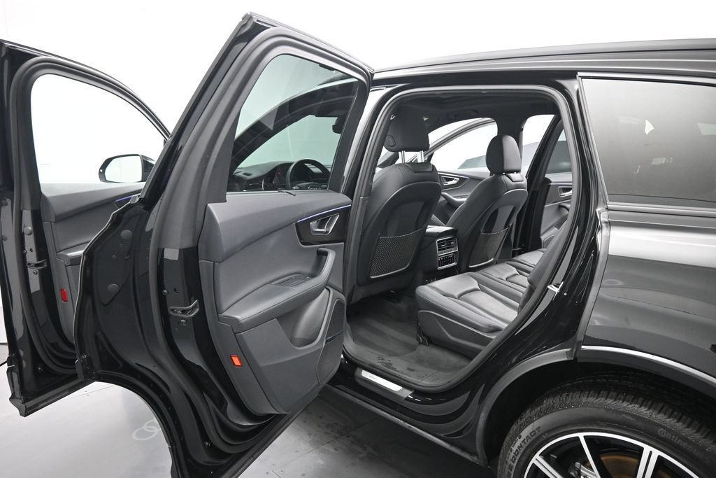 Used 2022 Audi Q7 3.0T Premium Plus w/ Premium Plus Package AWD/4WD image 20