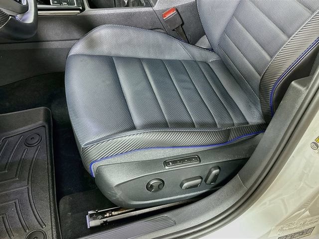 Used 2023 Volkswagen Golf R AWD/4WD image 24