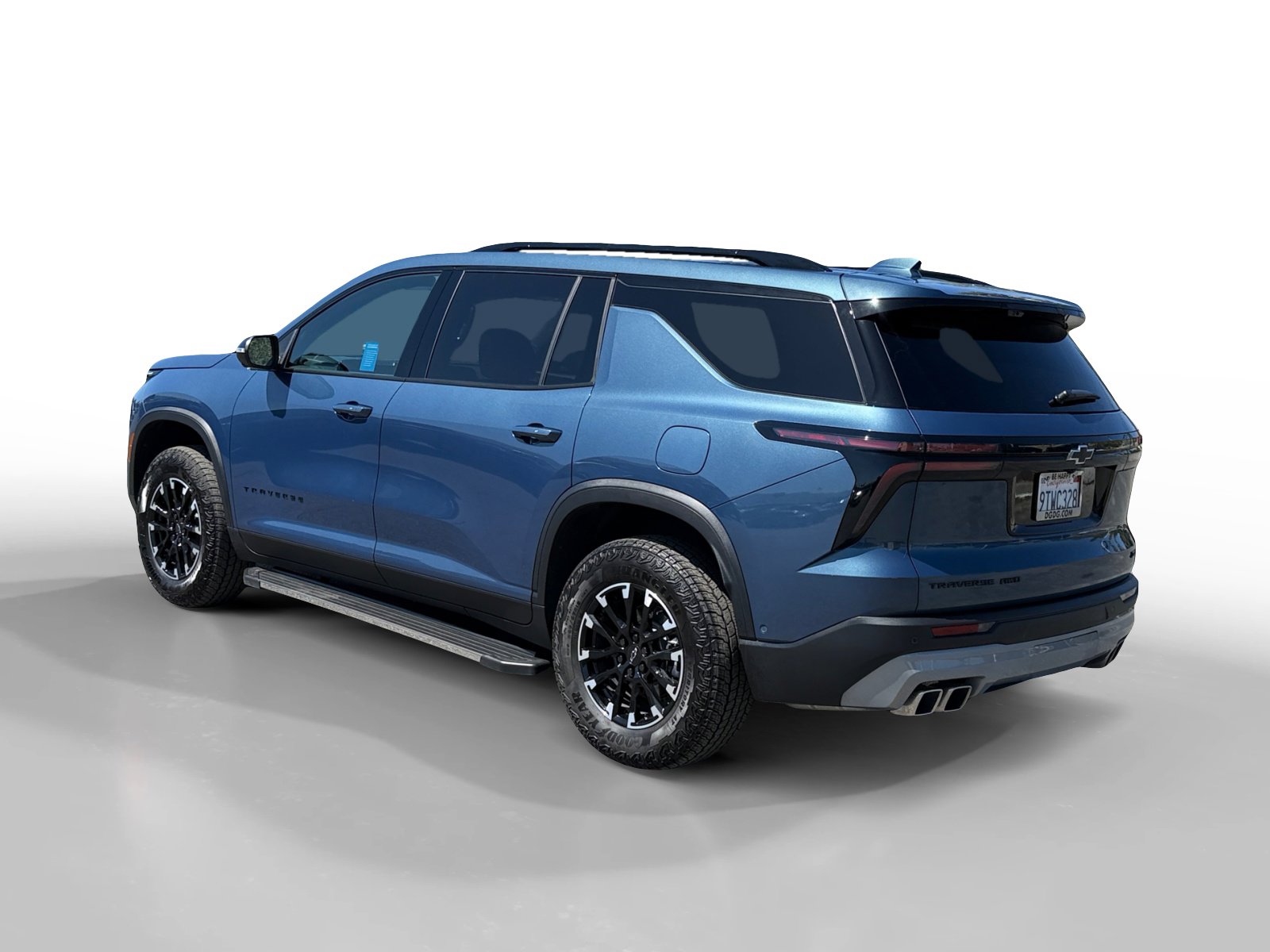 Used 2025 Chevrolet Traverse Z71 w/ Enhanced Driving Package image 3